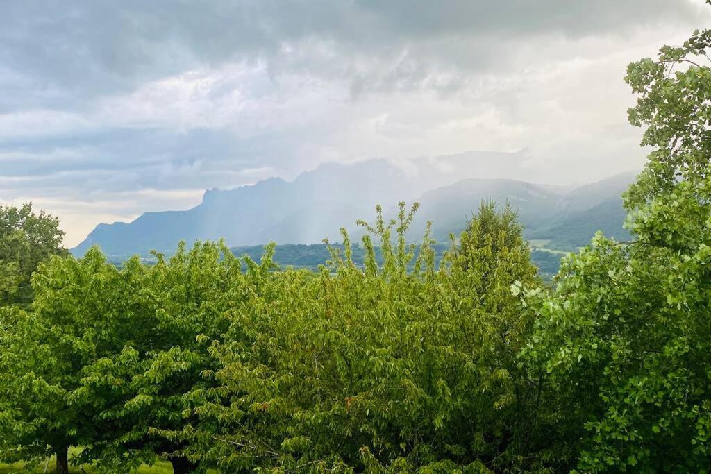 Au Calme Avec Vue Magnifique A Saint Maximin Apartment ภายนอก รูปภาพ