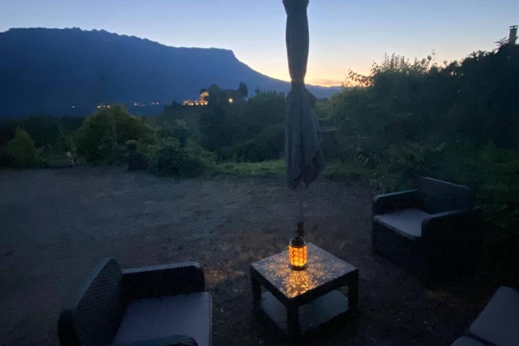 Au Calme Avec Vue Magnifique A Saint Maximin Apartment ภายนอก รูปภาพ